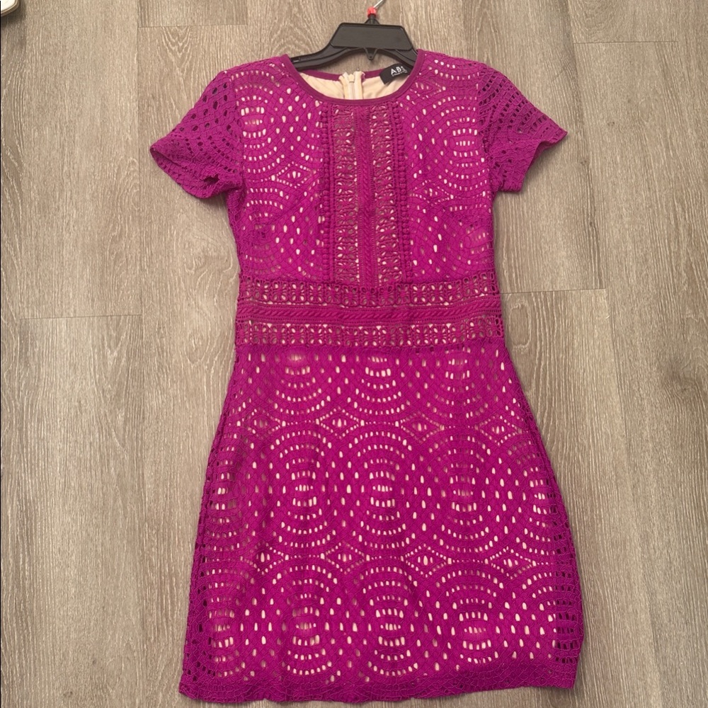 Short Sleeve Crochet Midi Dress in Magenta
